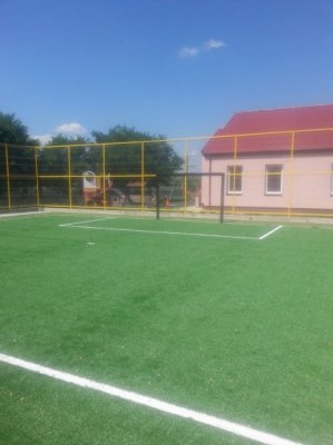 Investiţie: elevii din Grădina au teren de sport modern